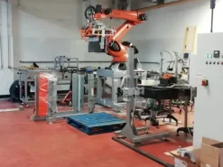 Robot pallettizzatore