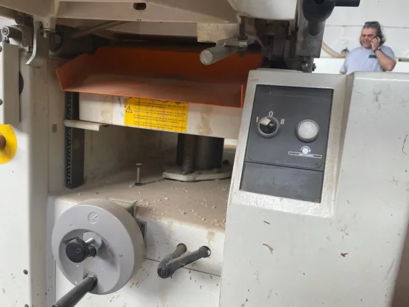 R9-01-1047 Pialla a Filo e spessore SCM FS410