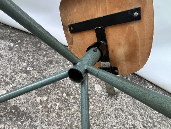 R55 Sgabello industriale vintage in ferro