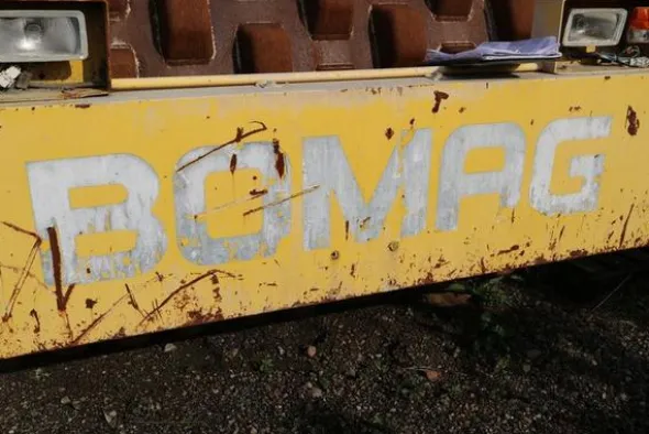 3028#4392 Rullo Bomag