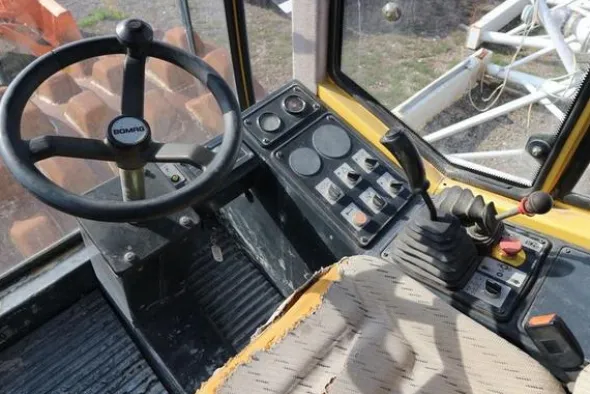 3028#4392 Rullo Bomag