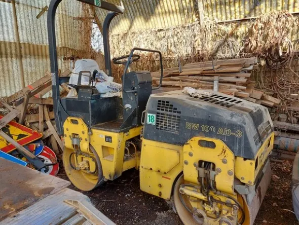 14#6932 Rullo compattatore Bomag