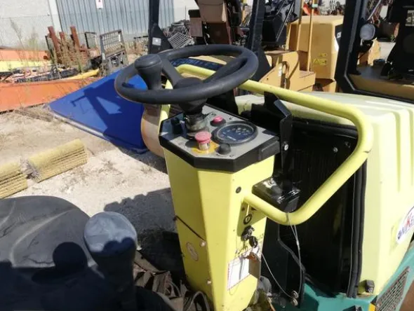 5#4733 Rullo tandem Ammann AV 20-2