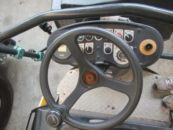 9#3444 Rullo tandem vibrante Bomag