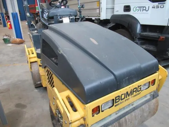 9#3444 Rullo tandem vibrante Bomag