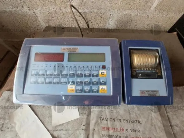 7#10213 Sabbiatrici, Macchine per confezionamento e Attrezzature per la pesa