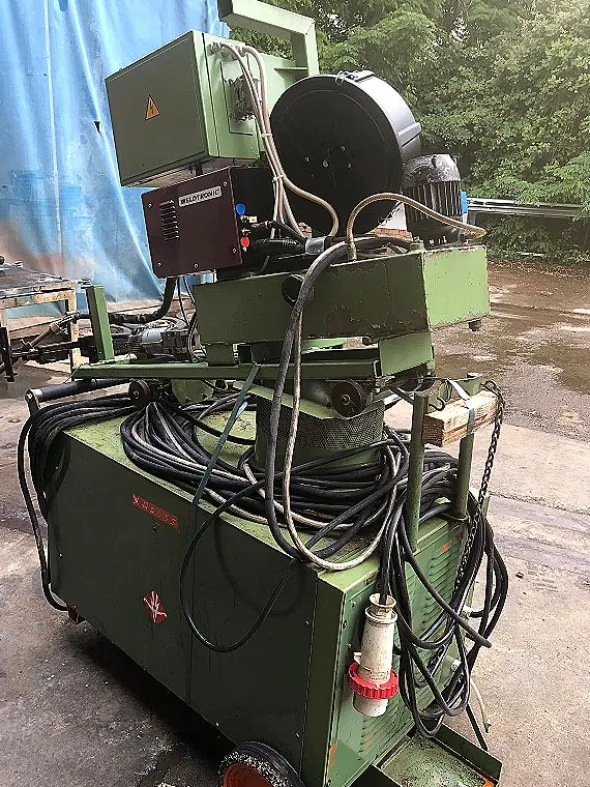 Saldatrice a filo Arcos con carrello Weldtronic