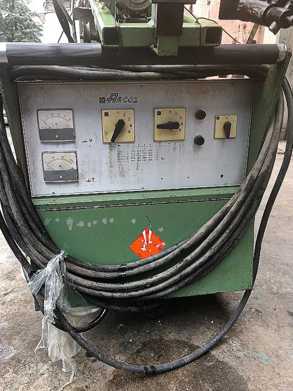 Saldatrice a filo Arcos con carrello Weldtronic