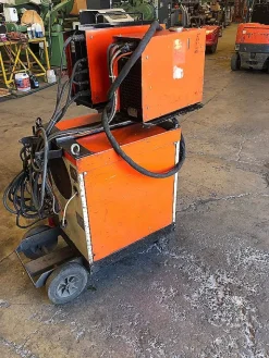 Saldatrice a filo Kemppi RA 405