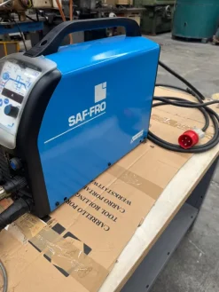 Saldatrice a TIG 410 W usata