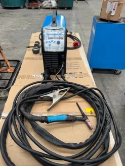Saldatrice a TIG 410 W usata