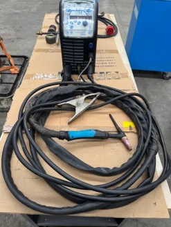 Saldatrice a TIG 410 W usata