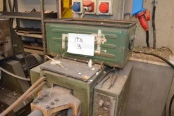 9#4077 Saldatrice per punti Isea