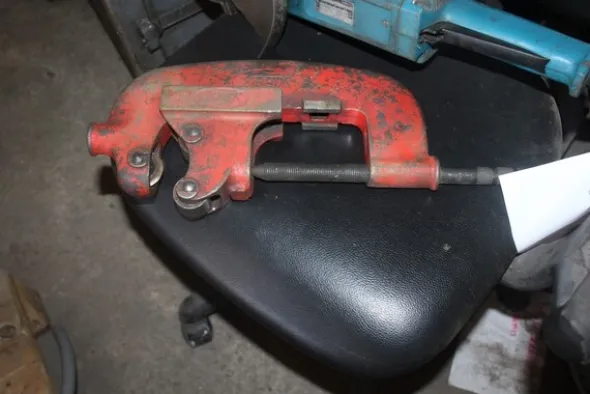 3#5599 Saldatrice Toscotecnica e scalpellatore Colap