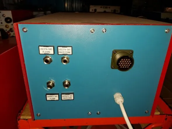 1#5598 Saldatrici al plasma e oscilloscopio