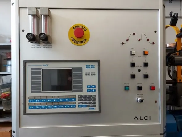1#5598 Saldatrici al plasma e oscilloscopio