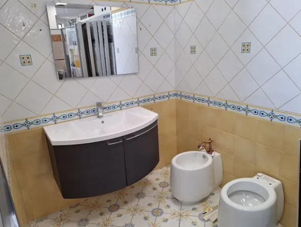 2#8439 Sanitari e accessori bagno