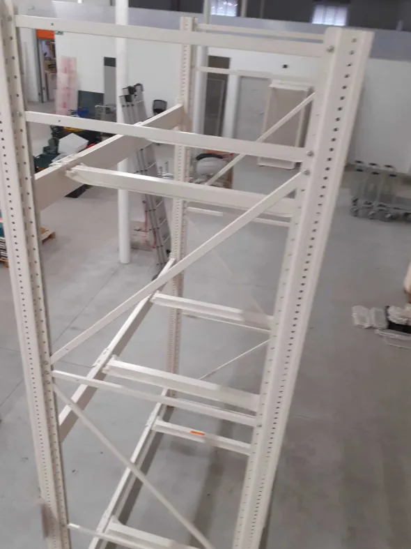 Scaffalatura daMagazzino pari al nuovo