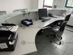 1#10076 Scaffalatura e arredi da ufficio