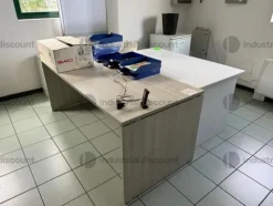 1#10076 Scaffalatura e arredi da ufficio