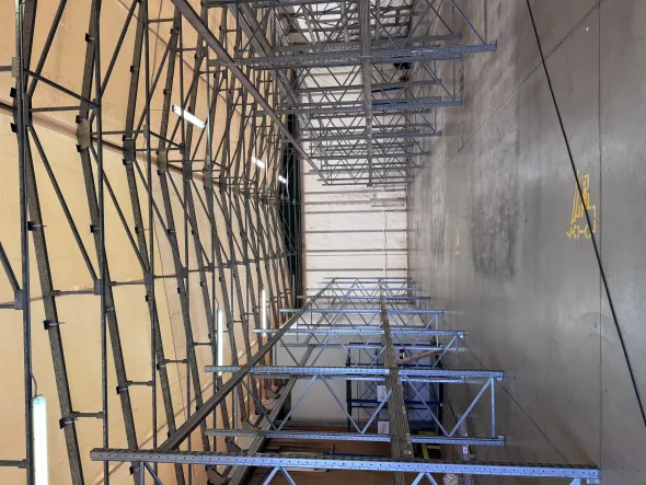 Scaffalatura e attrezzatura