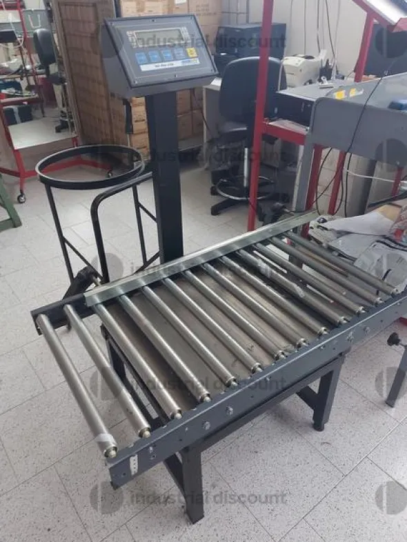 2#8960 Scaffalatura ed arredo