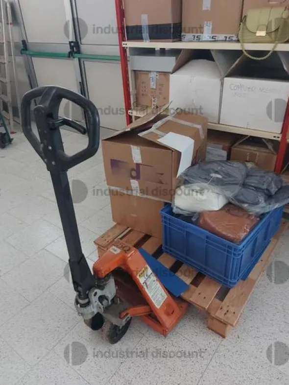 2#8960 Scaffalatura ed arredo