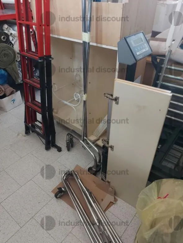 2#8960 Scaffalatura ed arredo