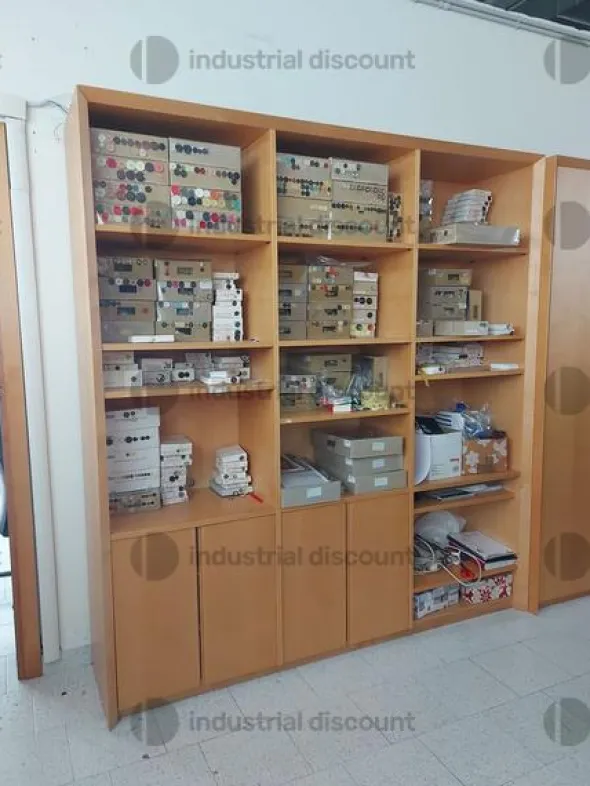 2#8960 Scaffalatura ed arredo