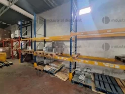 16#9825 Scaffalatura industriale