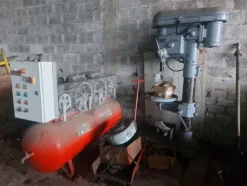 3#7277 Scaffalatura in ferro e attrezzatura
