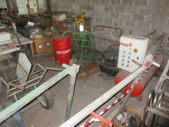 3#7277 Scaffalatura in ferro e attrezzatura