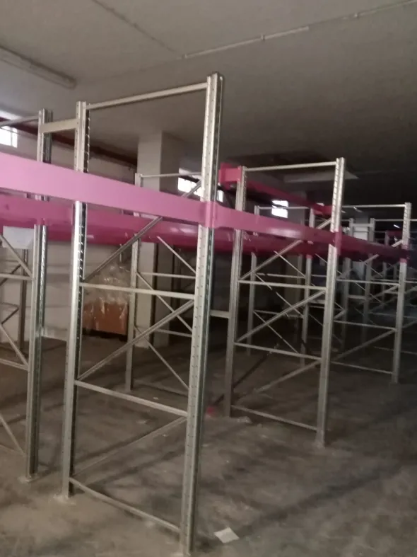 Scaffalatura usata