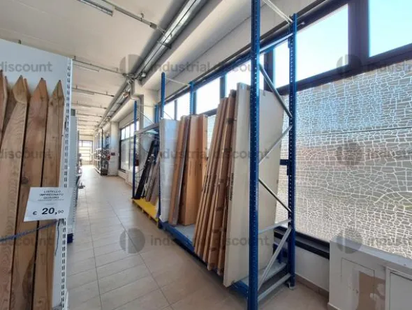 2#8677 Scaffalature