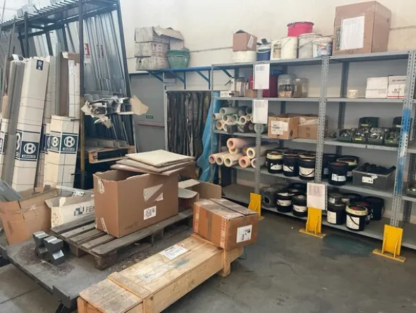 4#8183 Scaffalature e giacenze di magazzino
