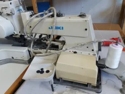 75#7915 Scaffalature e macchine da cucire