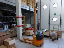 4#6135 Scaffalature e muletto elettrico Still