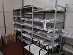 40#9770 Scaffalature, tavoli, carrelli