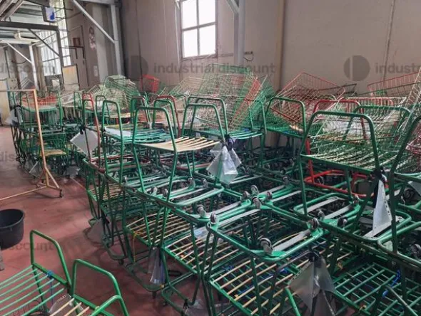 40#9770 Scaffalature, tavoli, carrelli