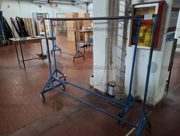 40#9770 Scaffalature, tavoli, carrelli