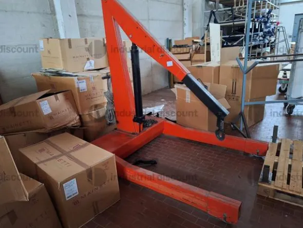 40#9770 Scaffalature, tavoli, carrelli