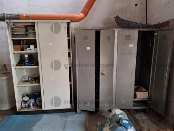 40#9770 Scaffalature, tavoli, carrelli