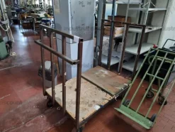 40#9770 Scaffalature, tavoli, carrelli