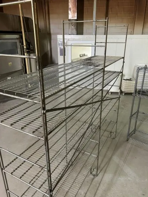 51#8671 Scaffali e carrelli