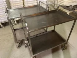 51#8671 Scaffali e carrelli