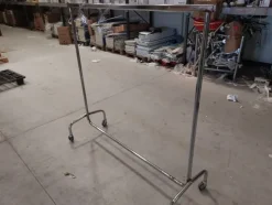 20#8450 Scaffali espositori ed apparecchiature elettroniche