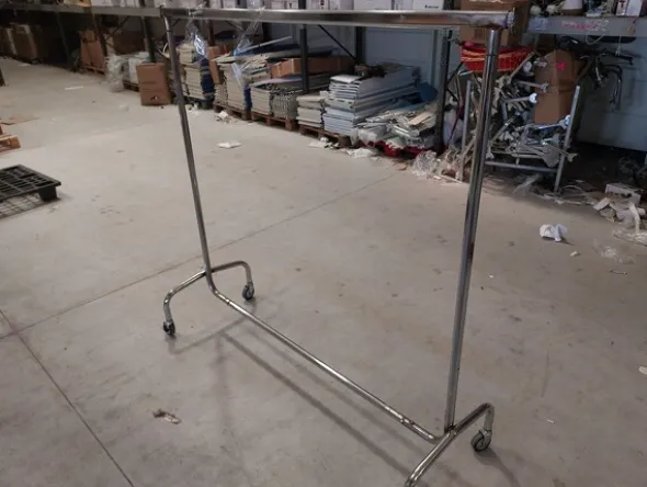 20#8450 Scaffali espositori ed apparecchiature elettroniche