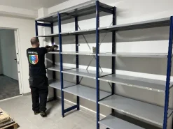 Scaffali metallici da garage