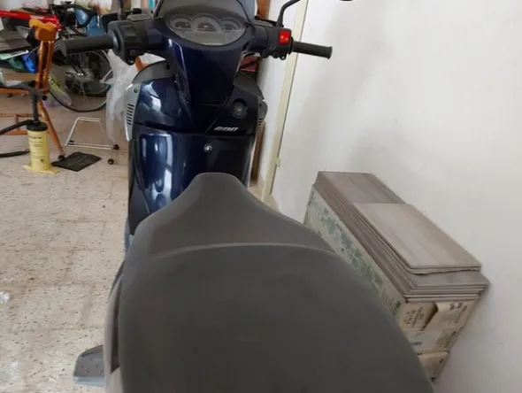 3#5452 Scooter Aprilia Scarabeo