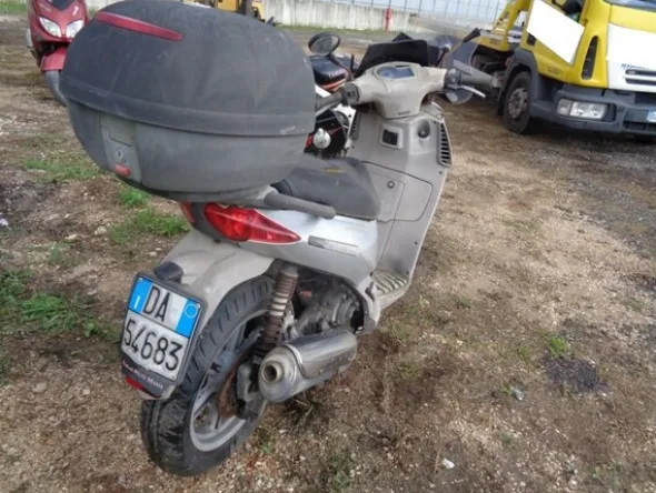 1#7699 Scooter Aprilia Sportcity